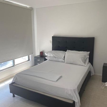 Apartaestudio Amoblado Con Excelente Ubicacion Lägenhet Pereira Exteriör bild