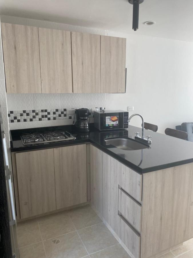 Apartaestudio Amoblado Con Excelente Ubicacion Lägenhet Pereira Exteriör bild